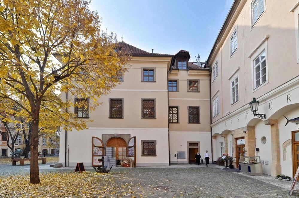 Old Town Boutique Apartments Prag Exterior foto